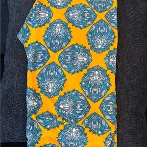 Lularoe Multi-colored Lion’s Head leggings